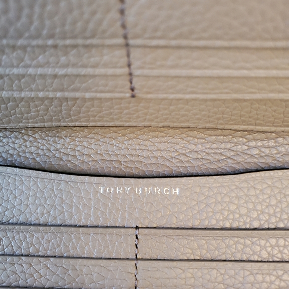 TORY BURCH ⭐️NEW!⭐️ Tory Burch Britten Slim Envelope Wallet - Picture 7 of 10